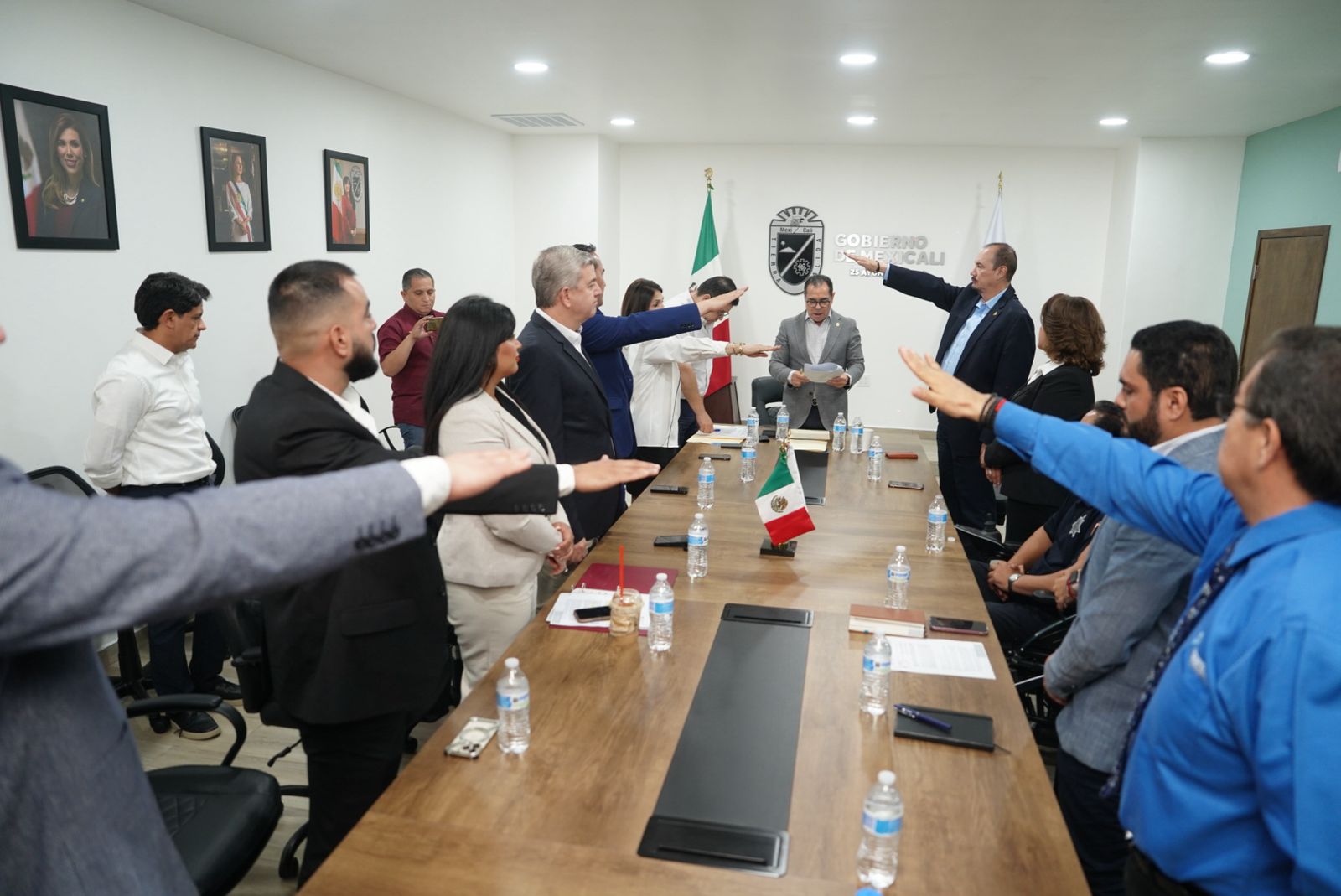 Tras la reactivación del Patronato “Alianza Empresarial por la Seguridad en Mexicali”, el nuevo Presidente del organismo, Jonathan Díaz Castro, reafirmó su compromiso para estrechar la colaboración entre el gobierno y el sector empresarial en busca de mejorar las condiciones de seguridad en la ciudad.